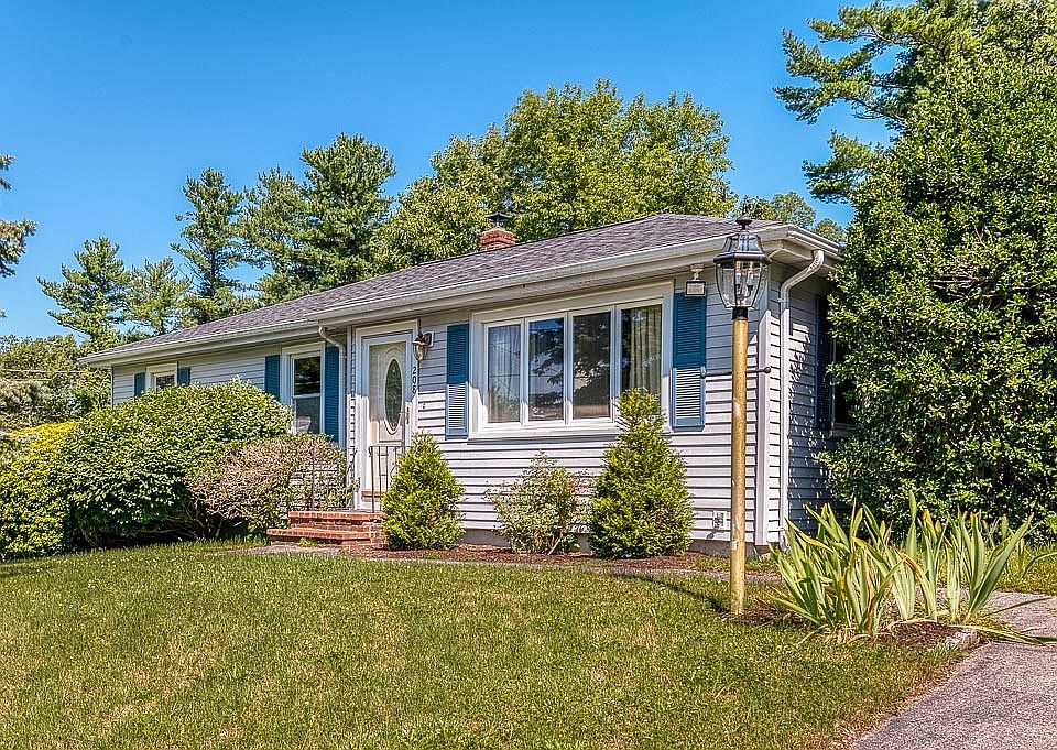 1st image of 208 Stony Brook Rd
