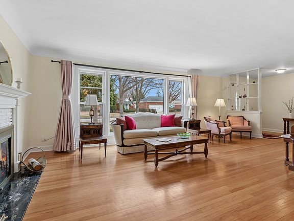 5th image of 1430 Hoffman Ave