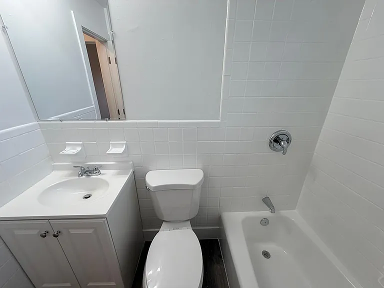 5841 SW 36th Ct — Photo 11