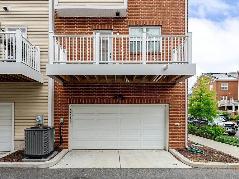 4450 Joseph Pl NE — Photo 38