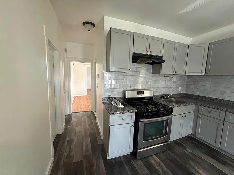 625 E Curtis St — Photo 10