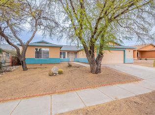 10235 E Rainbow Meadow Dr, Tucson, AZ 85747