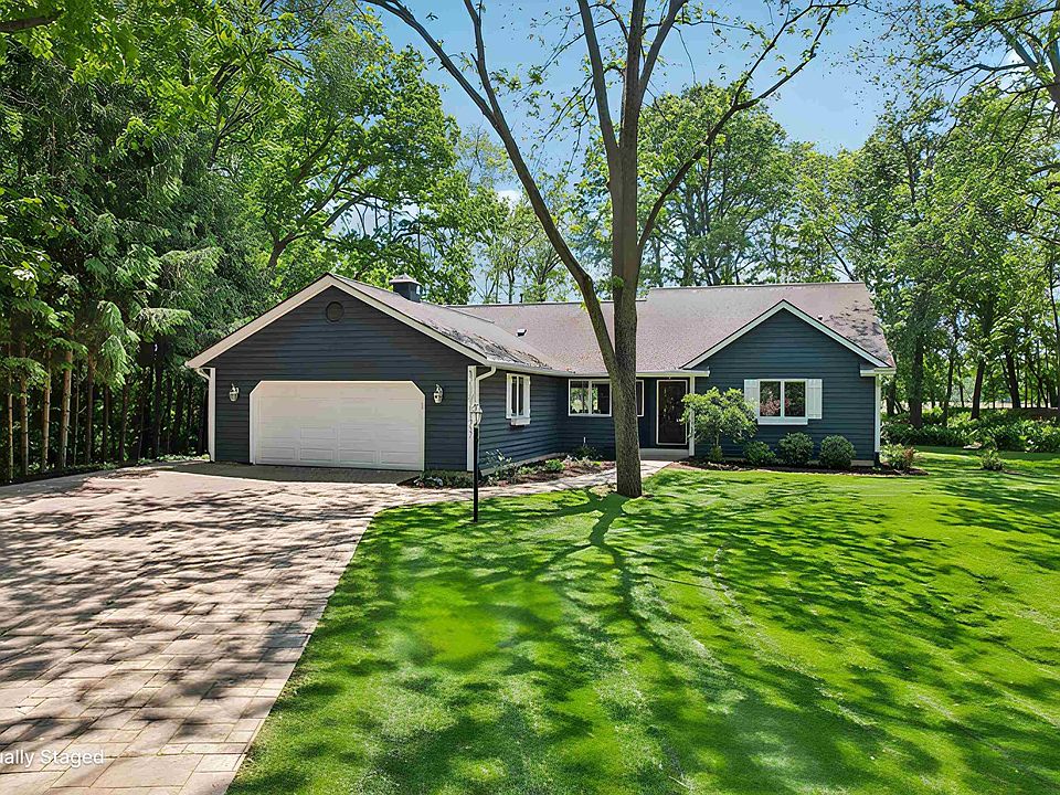 1st image of N70W26457 Thousand Oaks Dr