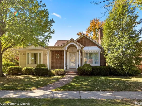 1610 11th St, Wyandotte, MI 48192