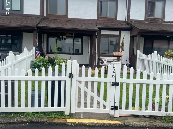 126 Parkview Loop, Staten Island, NY 10314