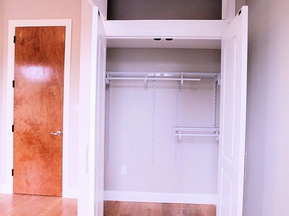 5th image of 526 Macdonough St APT 2