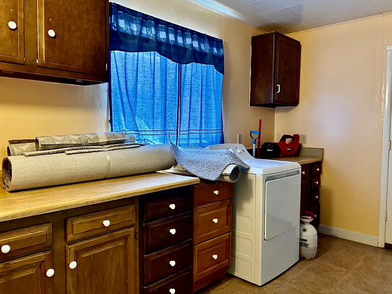1721 Utah St NE — Photo 27