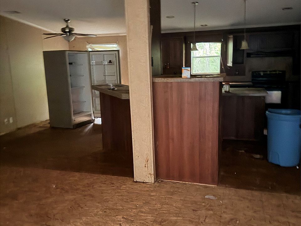 2nd image of 2708 Highway 154