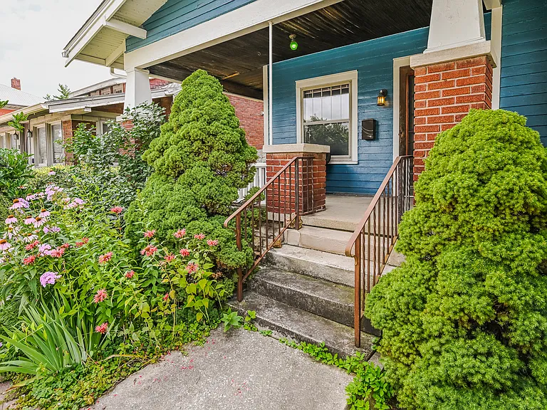 1403 S Walnut St — Photo 11