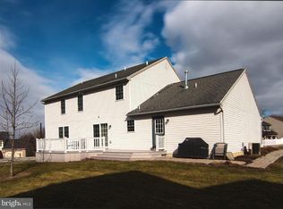 914 Kate Dr, Sinking Spring, PA 19608