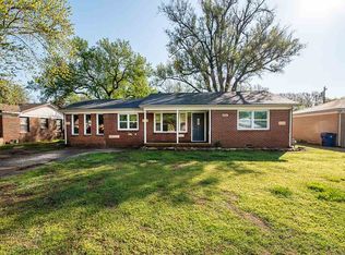 800 Anita Dr, Haysville, KS 67060