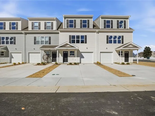 5008 Lacy Ct, Suffolk, VA 23434