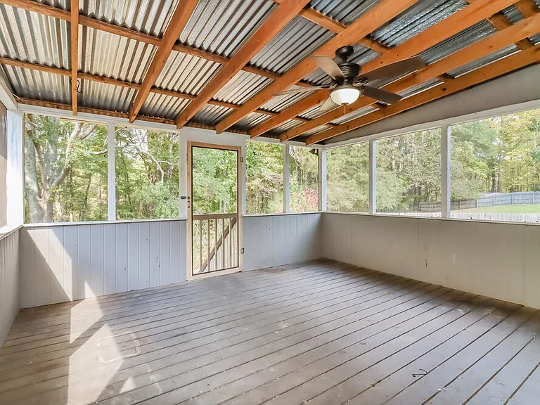 909 N Lassetter Cir — Photo 9