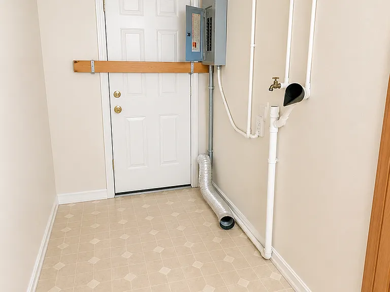 713 Saint Martin Dr — Photo 8