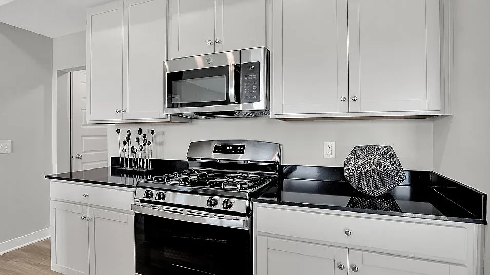3 bed, 2.5 bath, 1727 sqft, $2,295 — Photo 2