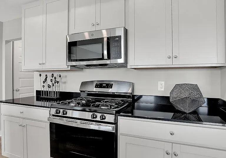 15226 Farrington Way — Photo 2