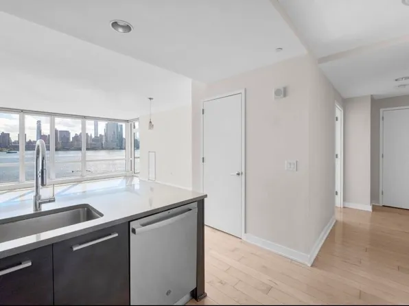 2 2nd Street image 13 of 24