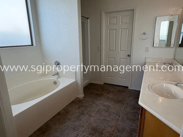 1541 W Saint Kateri Dr — Photo 12