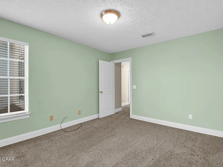 1365 Capri Dr — Photo 33
