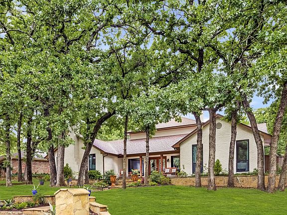 4th image of 8 Cypress Ct