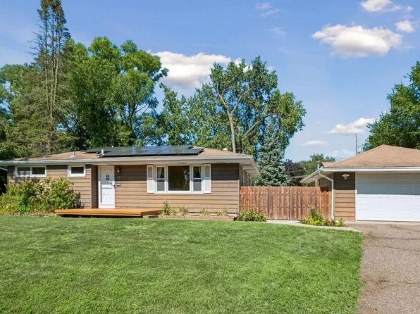 2400 W 110th St, Bloomington, MN 55431