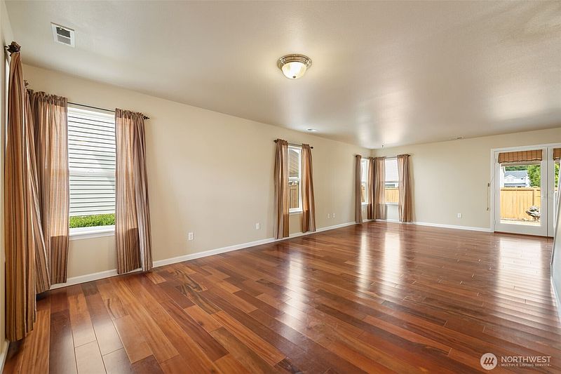 3rd image of 4307 Murrelet Avenue SW