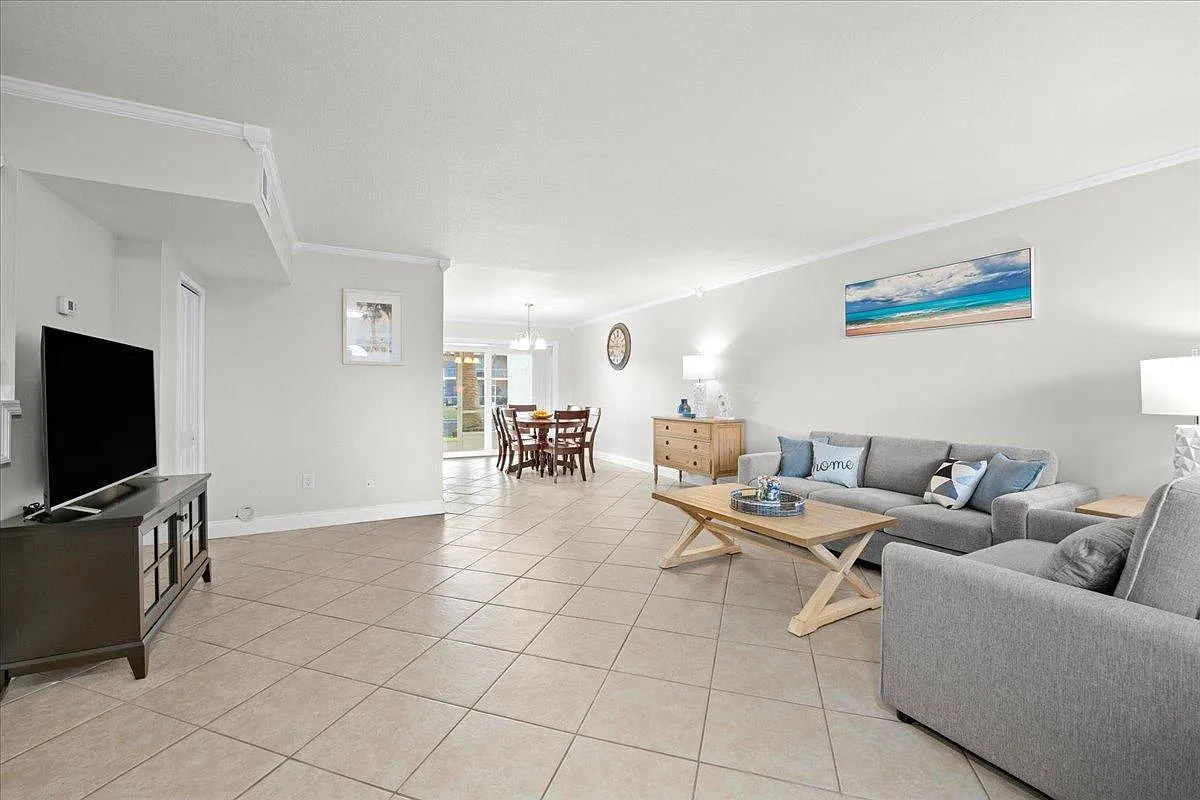 2 bed, 2.5 bath, 1424 sqft, $2,200 — Photo 2