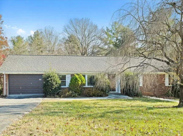 222 Tinker Mountain Dr, Daleville, VA 24083