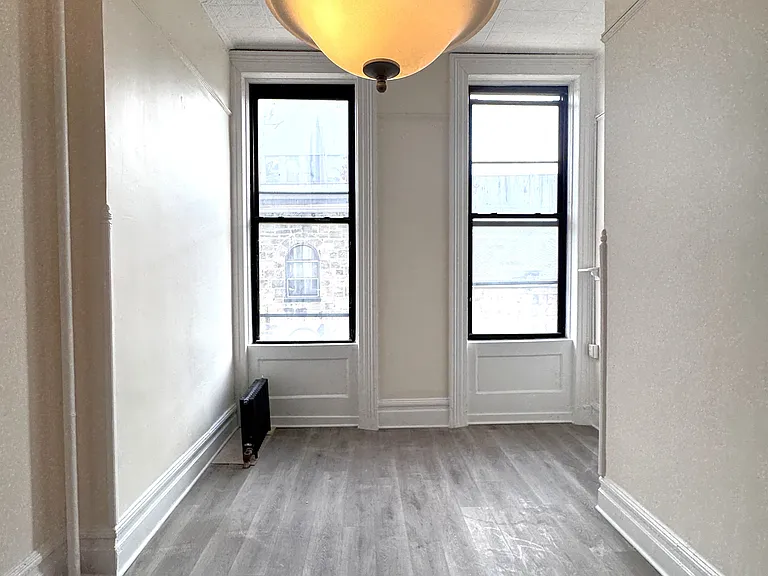 138 Montague St #8 — Photo 3