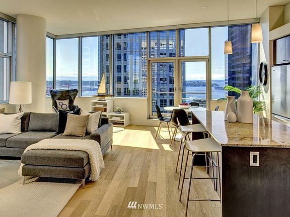3rd image of 909 5th Avenue #1900