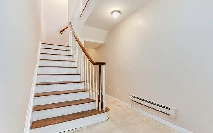 109 Turlington Ct — Photo 2