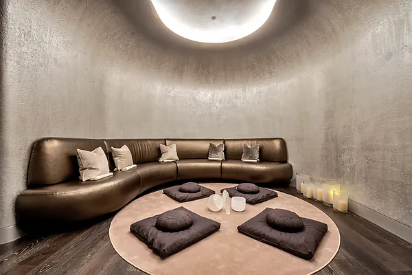 Rented by Compass | media 65