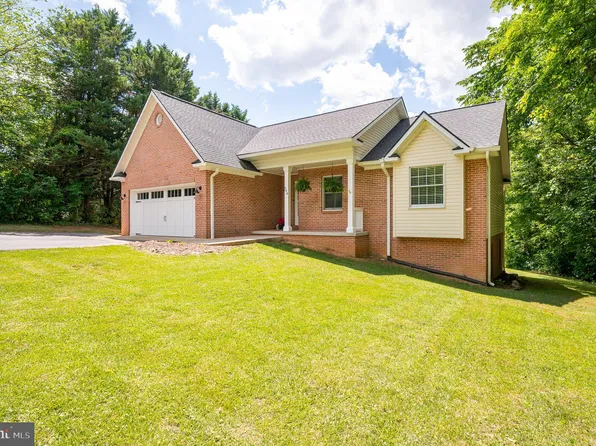 344 Bedford Dr, Charles Town, WV 25414