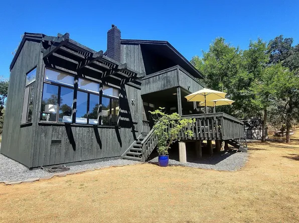 2387 Rattlesnake Rd, Newcastle, CA 95658