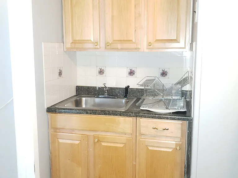 258 Van Nostrand Ave #2 — Photo 4