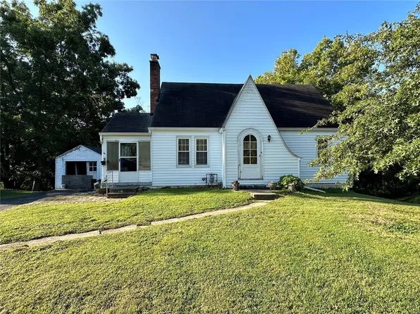17 Hilldale Dr, Belleville, IL 62223