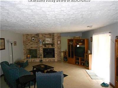 5th image of 335 Pinewood Dr
