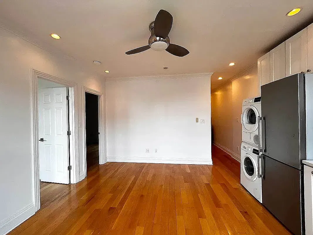 373 South 4th Street — Photo 2