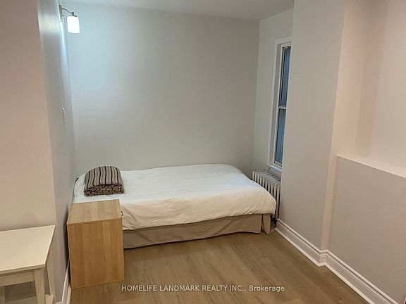 3rd image of 353 Spadina Ave Unit 5