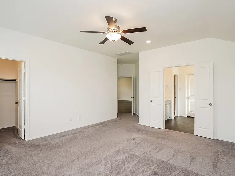 723 Autumn Lake Ln — Photo 10