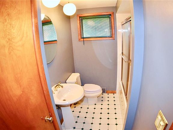 5th image of 248 Dwyer St