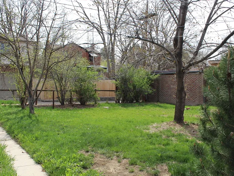 1110 Grape St — Photo 14