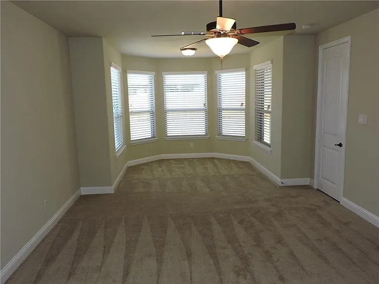 1156 Roma Dr — Photo 12