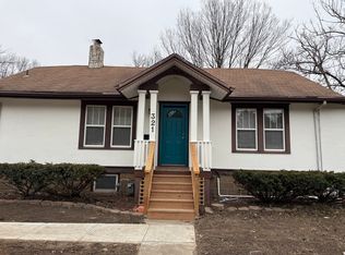 321 S Leonard St, Liberty, MO 64068
