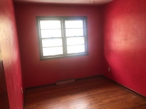 5th image of 341 Sheridan Dr