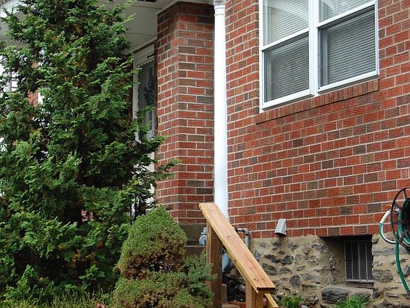 Side Entry to apartment
