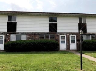 660 Charles Ave, Wood River, IL 62095