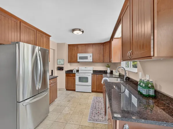 9545 S Robins Way, Sandy, UT 84094