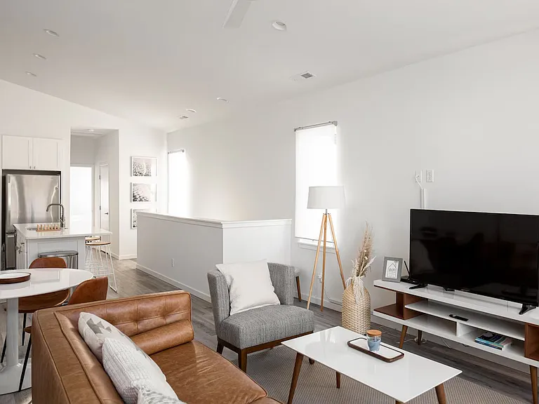 805 S 7th St #2 — Photo 2