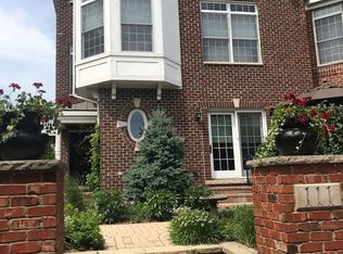 111 Spring Ave, Naperville, IL 60540